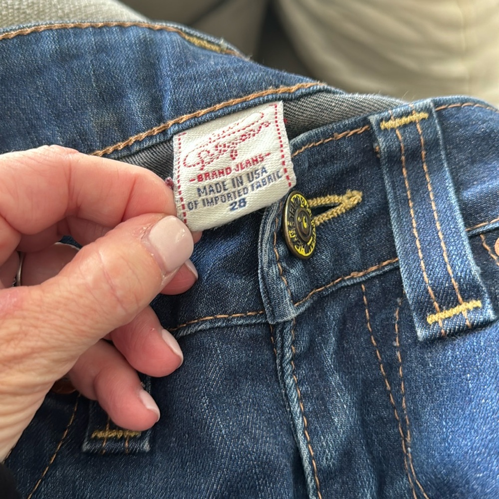 True Religion 31.5 inseam like new. No flaws. Low rise.